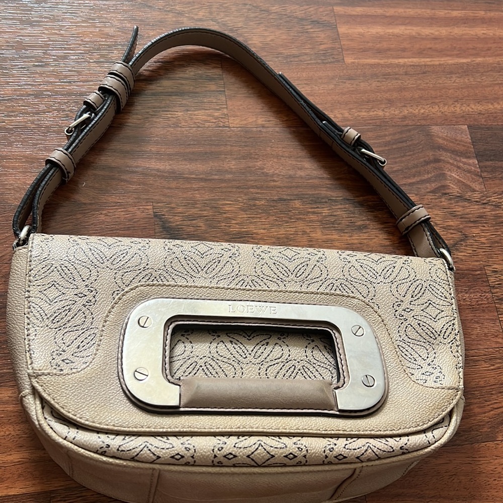 Preloved Loewe Shoulder Bag. Ready To Let Go.